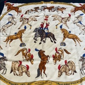 VINTAGE HERMÈS SCARF
